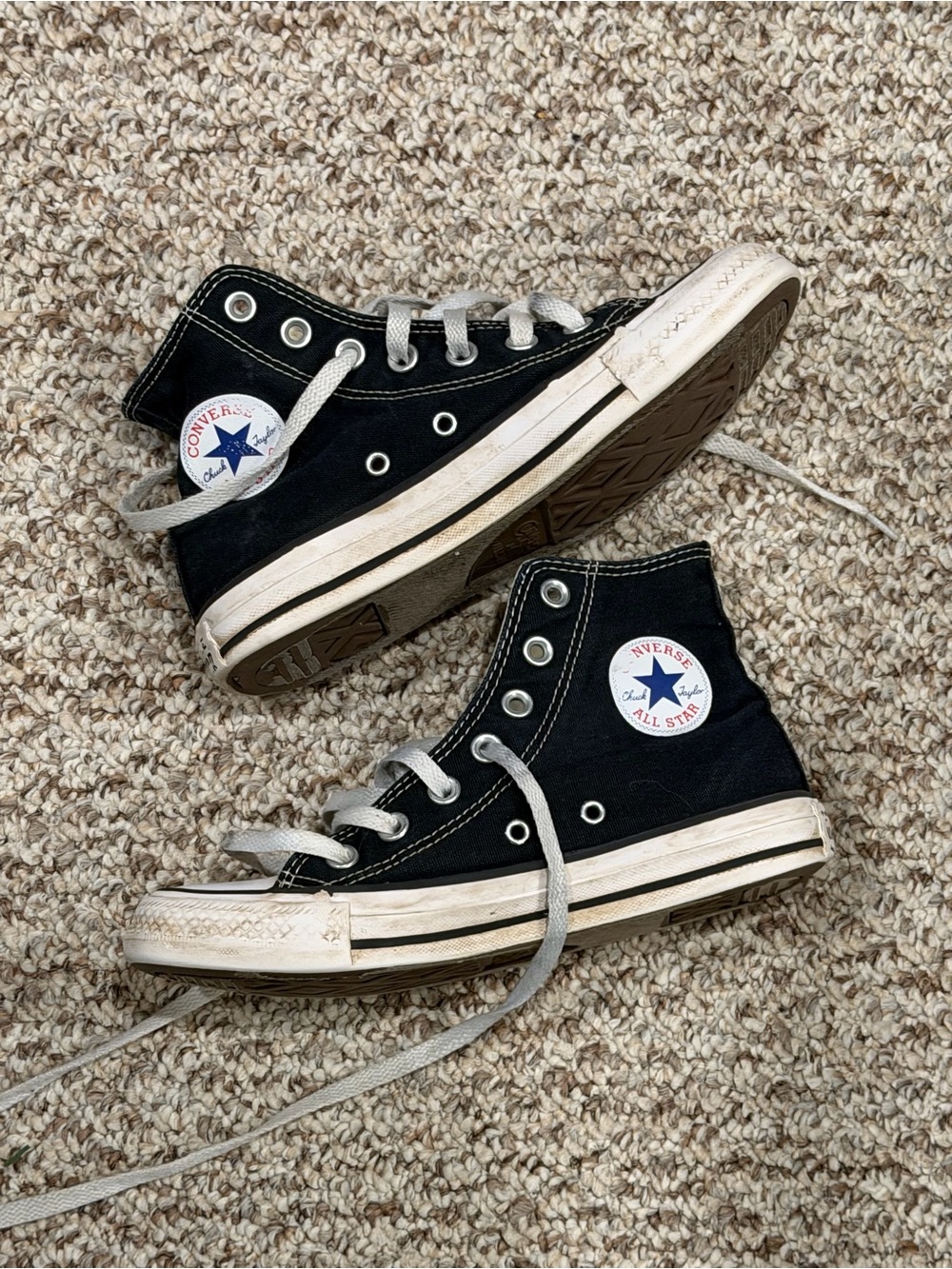 Converse Wimens Black & White Chuck Taylor High-Top Sneakers